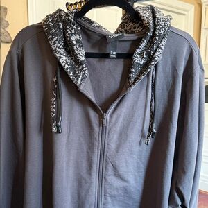 Ulla Popken graphite gray hoodie zip front snake print hoodie . Adorable 32/34